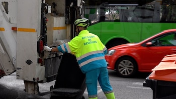 Huelga indefinida en la recogida