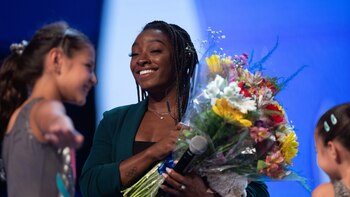 Simone Biles conquista su noveno