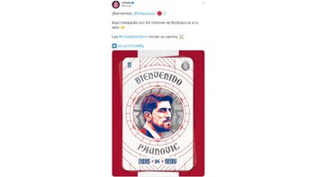 Veljko Paunovic siendo anunciado por