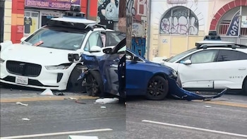Un choque entre dos vehículos involucró a un taxi autónomo de Waymo y dejó varios heridos cerca del centro de Los Ángeles