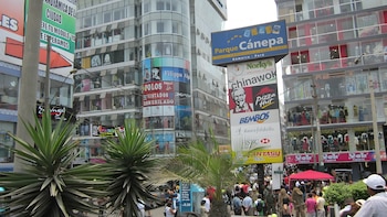 Gamarra espera recuperarse en ventas de Fiestas Patrias tras baja demanda por efectos del Fenómeno el Niño