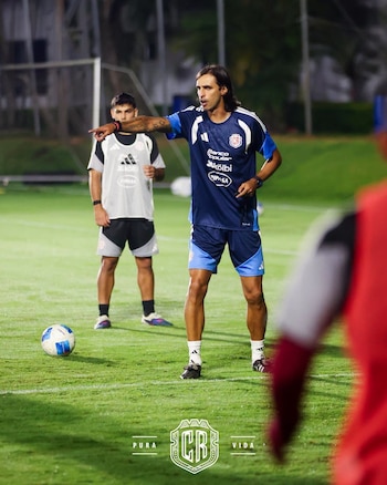 Bryan Ruiz, Director técnico interino. (Foto: Federación Costarricense de Fútbol)