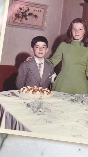 Donato junto a su hermana