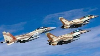 Un F-15E y dos F-16I