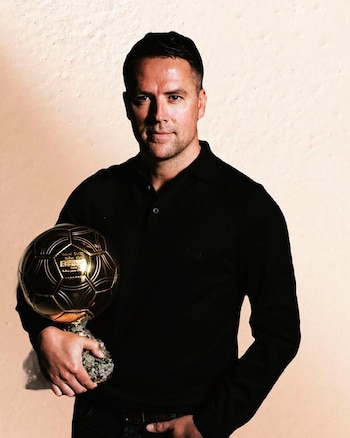El incómodo momento de Michael Owen en la gala del Balón de Oro