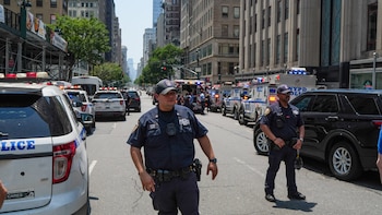 Escalaron el Empire State para comprometerse. Terminaron detenidos