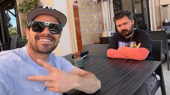 Daniel Logan (izquierda) y Jake