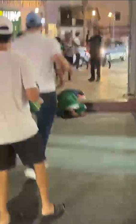 De manera preliminar, las autoridades reportaron más de 10 personas lesionadas. Entre ellas se encuentra una víctima con traumatismo craneoencefálico severo (X: @cha5662434387)