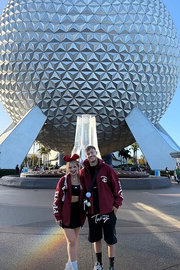 En Epcot, Coty Romero y Nacho Castañares disfrutaron a pleno de su romántico viaje a los parques de Orlando (Instagram)