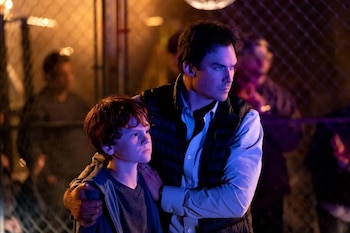 Ian Somerhalder tuvo largas jornadas de trabajo para regrabar la serie. (Captura de video)