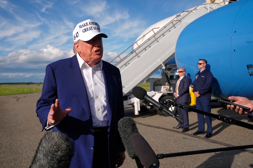 Trump aplaza hasta el 9 de julio la imposición de aranceles del 50% a la Unión Europea