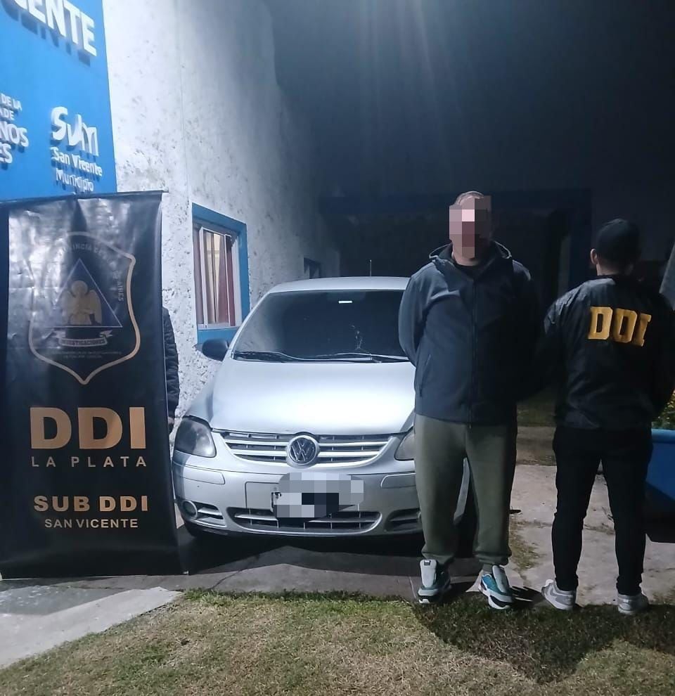 El sospechoso intentó huir, lo que desencadenó una persecución que finalizó en Ezeiza