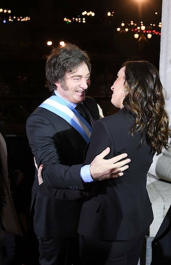 Milei y Villarruel sonríen y