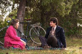 Claudia y Miguel en 'Sueños de libertad' (ATRESMEDIA).