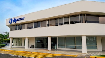 Las ganancias de Banco Produzcamos cayeron de 11.20 millones de dólares en 2014 a 2.58 millones en 2025. (Foto: La Prensa)