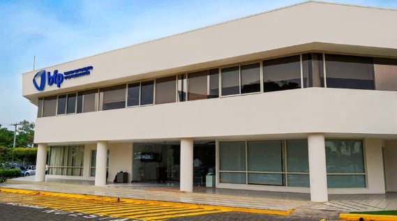 Las ganancias de Banco Produzcamos cayeron de 11.20 millones de dólares en 2014 a 2.58 millones en 2025. (Foto: La Prensa)