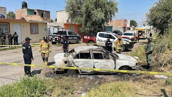 Localizan cuerpo calcinado en un vehículo incendiado en Amozoc, Puebla