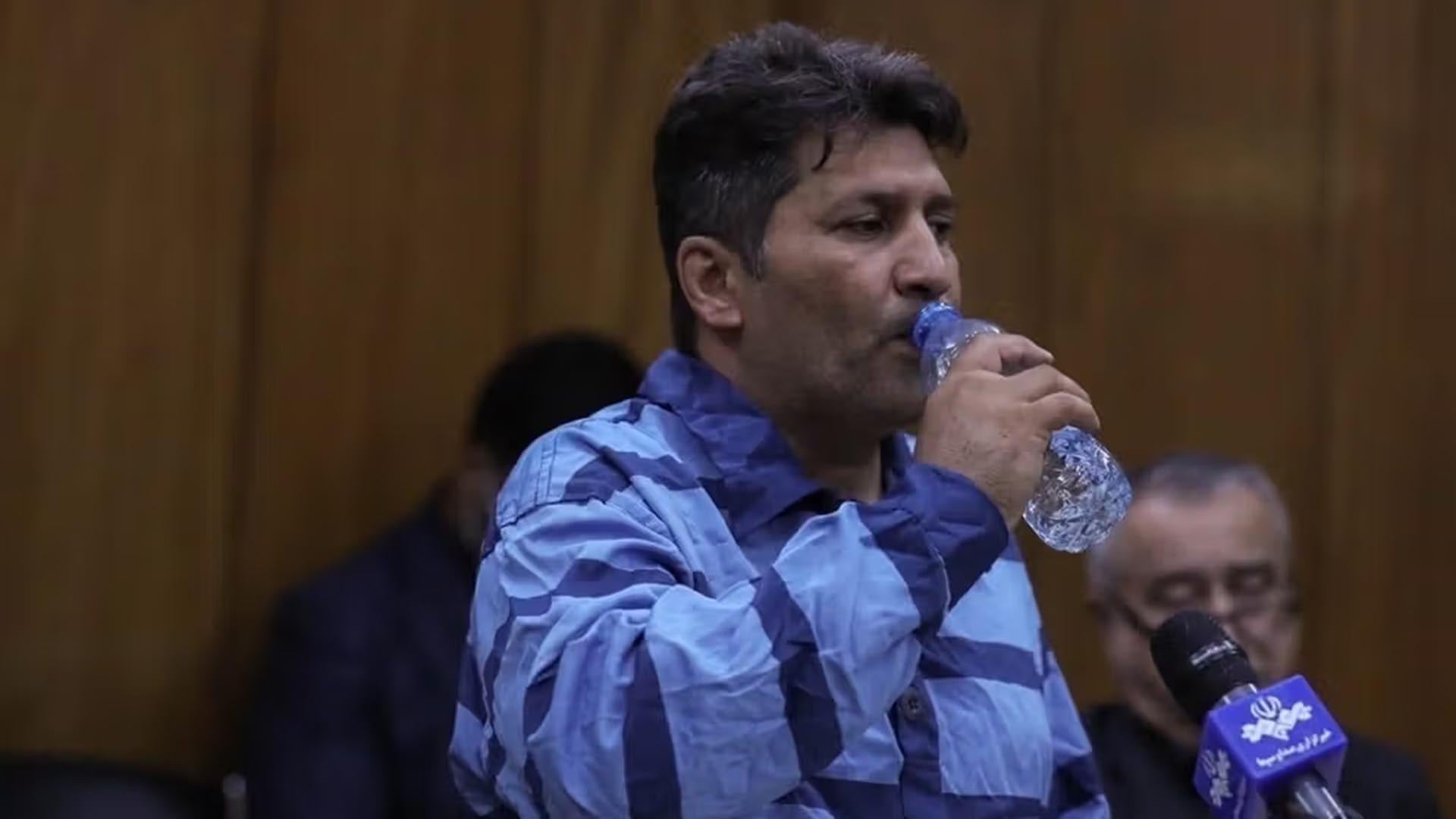 Mojtaba Kian, ciudadano iraní, comparece ante el tribunal antes de su ejecución por cargos de espionaje a favor de Estados Unidos e Israel. (Mojtaba Kian Irán ejecuta a un ciudadano acusado de espiar para EEUU e Israel durante el conflicto)