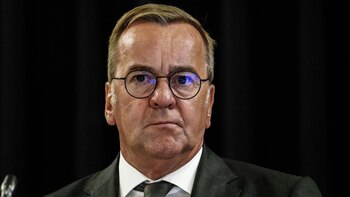 Ministro de Defensa alemán cree nadie debe seguir hablando de paz en Ucrania tras la llamada de Scholz y Putin