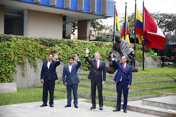 La reciente imposición de gravámenes por parte de Ecuador a productos colombianos reabre la discusión sobre el impacto que tendría abandonar la Comunidad Andina en la economía, el comercio y la integración regional de Colombia - crédito Zuma Press