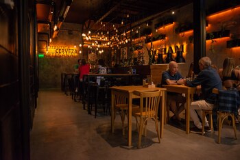 La calle Olavarría ofrece un