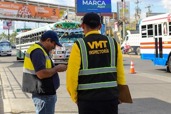 Las limitaciones para el transporte de carga en El Salvador se aplican en zonas como Riomar, Playa Las Flores y Surf City en horarios específicos para evitar congestiones. (Foto: VMT)