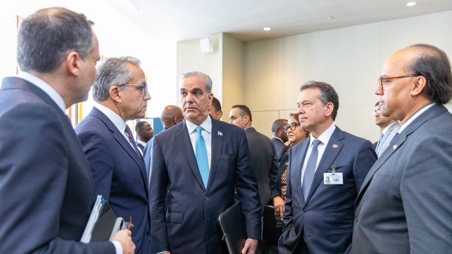 Analizaron la posibilidad de instalar un instituto STEM en Punta Bergantín (Foto cortesía Luis Abinader)