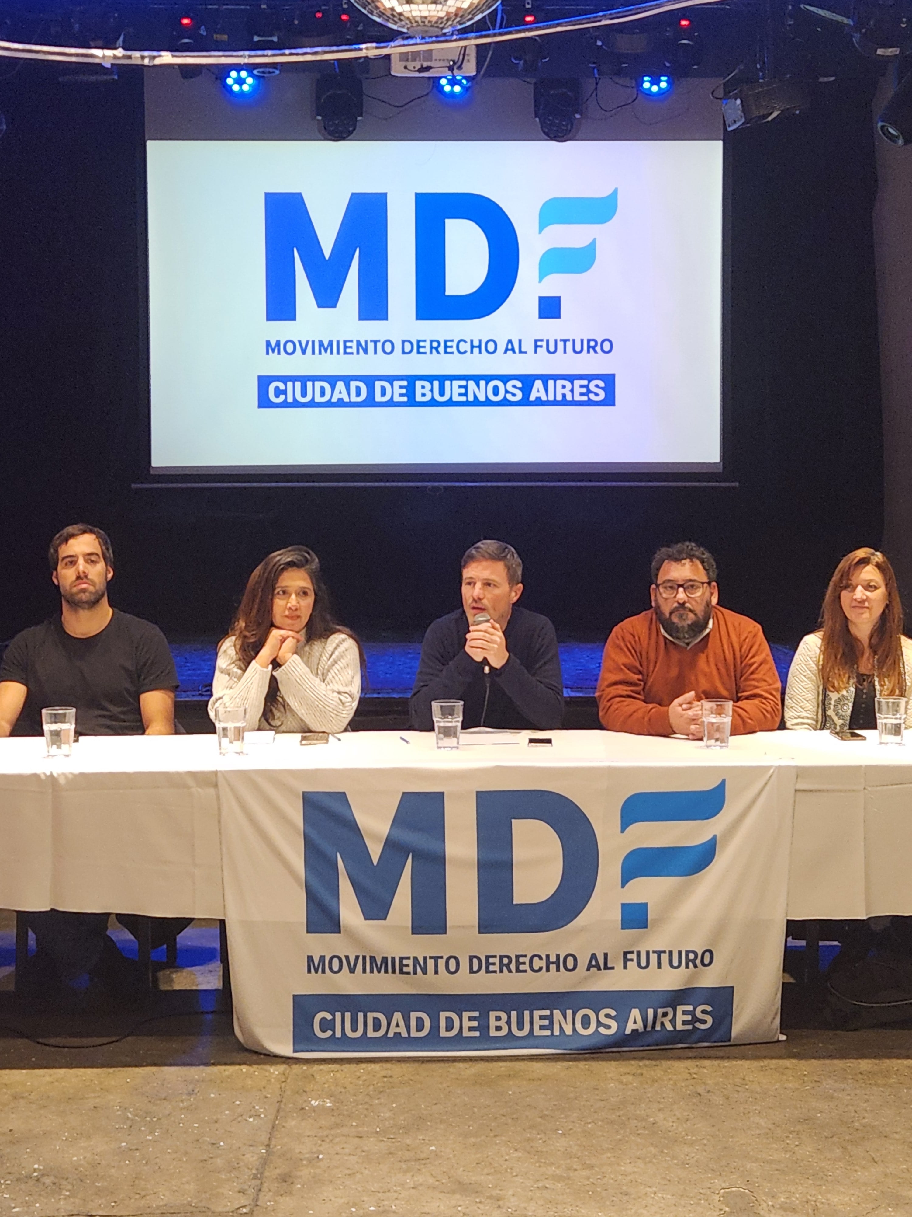Dirigentes del Movimiento Derecho al Futuro se reúnen en la Ciudad de Buenos Aires para impulsar la candidatura presidencial de Axel Kicillof