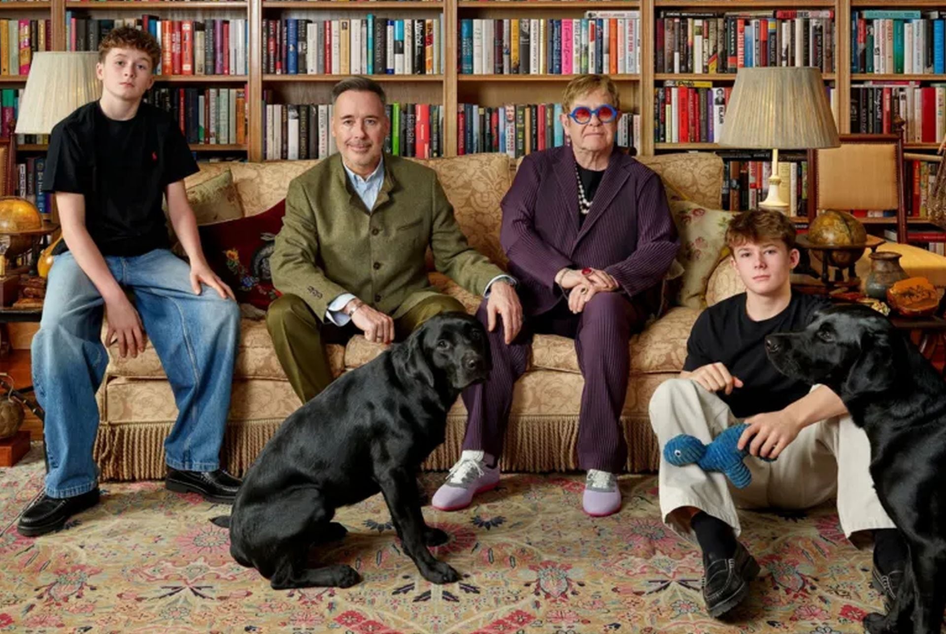 Elton John y David Furnish celebran la exhibición de su retrato familiar en la Galería Nacional de Retratos de Londres como un gran reconocimiento (National Portrait Gallery/Catherine Opie, Regen Projects and Thomas Dane Gallery)