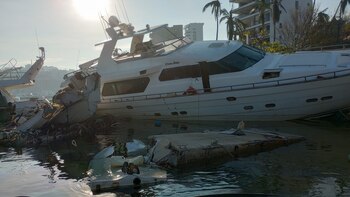 Barcos afectados por el huracán Otis