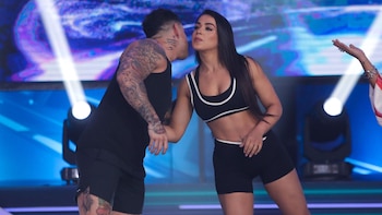 En medio de la dinámica,