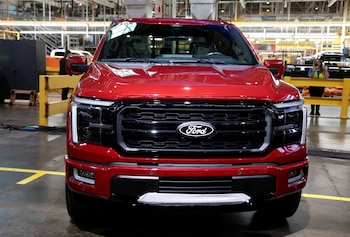 El defecto en la Ford F-150 puede provocar fuga de combustible, pérdida de potencia del motor o el desprendimiento del tanque durante la marcha (REUTERS/Rebecca Cook/File Photo)