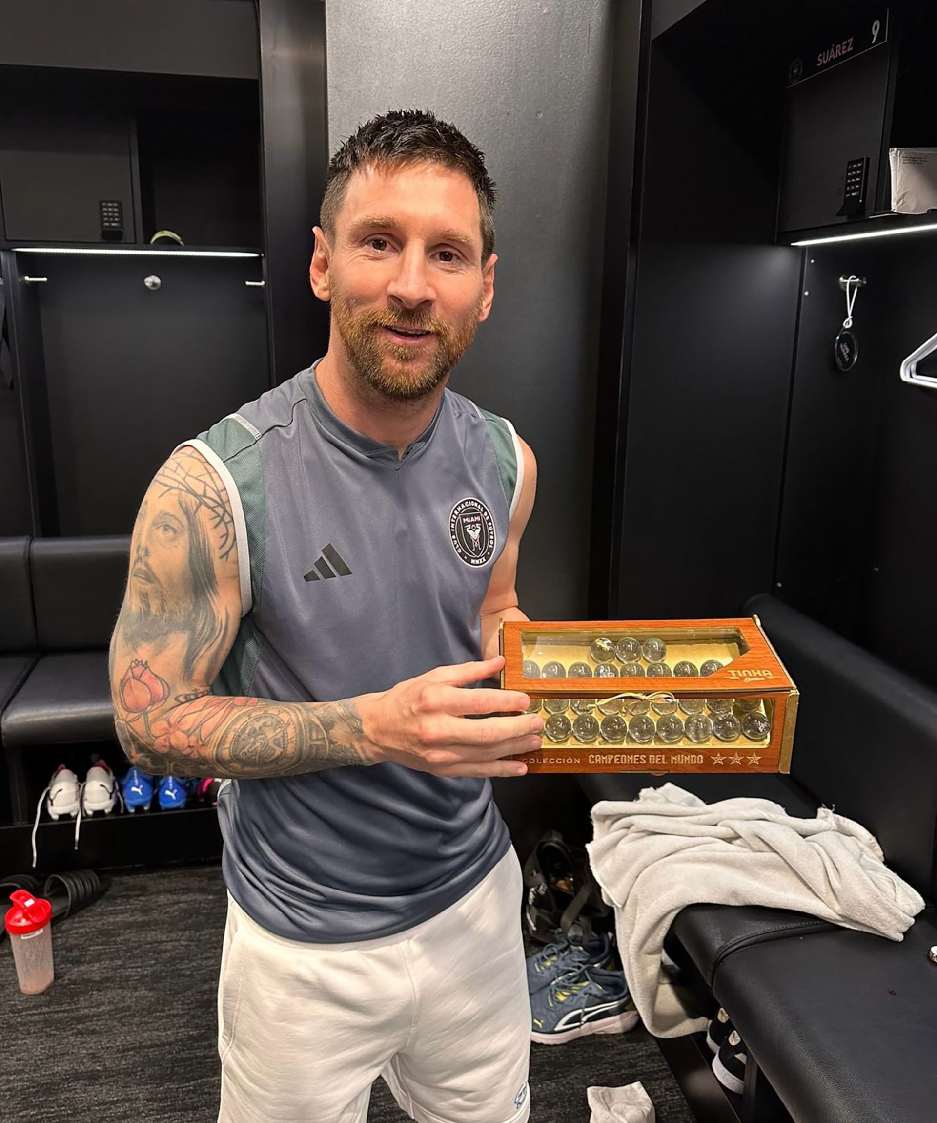 El día que Messi recibió el regalo, en el vestuario del Inter Miami