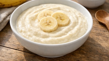 Receta fácil de crema de plátano con yogur: desayuno saludable sin azúcar