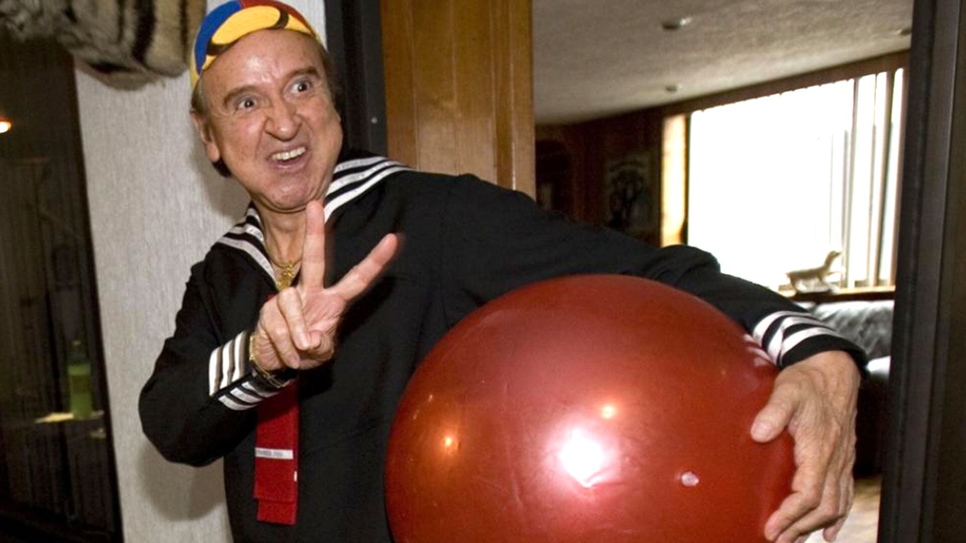 La relación entre Carlos Villagrán y Roberto Gómez Bolaños se fracturó por disputas legales sobre el personaje de Quico (Archivo)