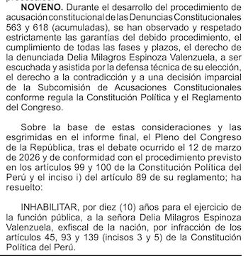 Documento legal impreso con texto en español sobre la inhabilitación de Delia Milagros Espinoza Valenzuela, exfiscal de la nación
