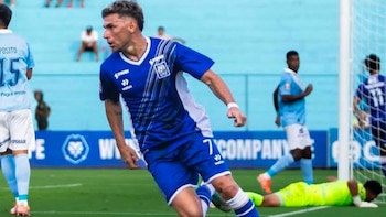 Franco Coronel atravesó un momento controversial en un partido contra Sporting Cristal. - Crédito: Difusión