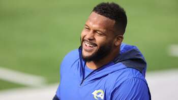 Aaron Donald, campeón con Rams