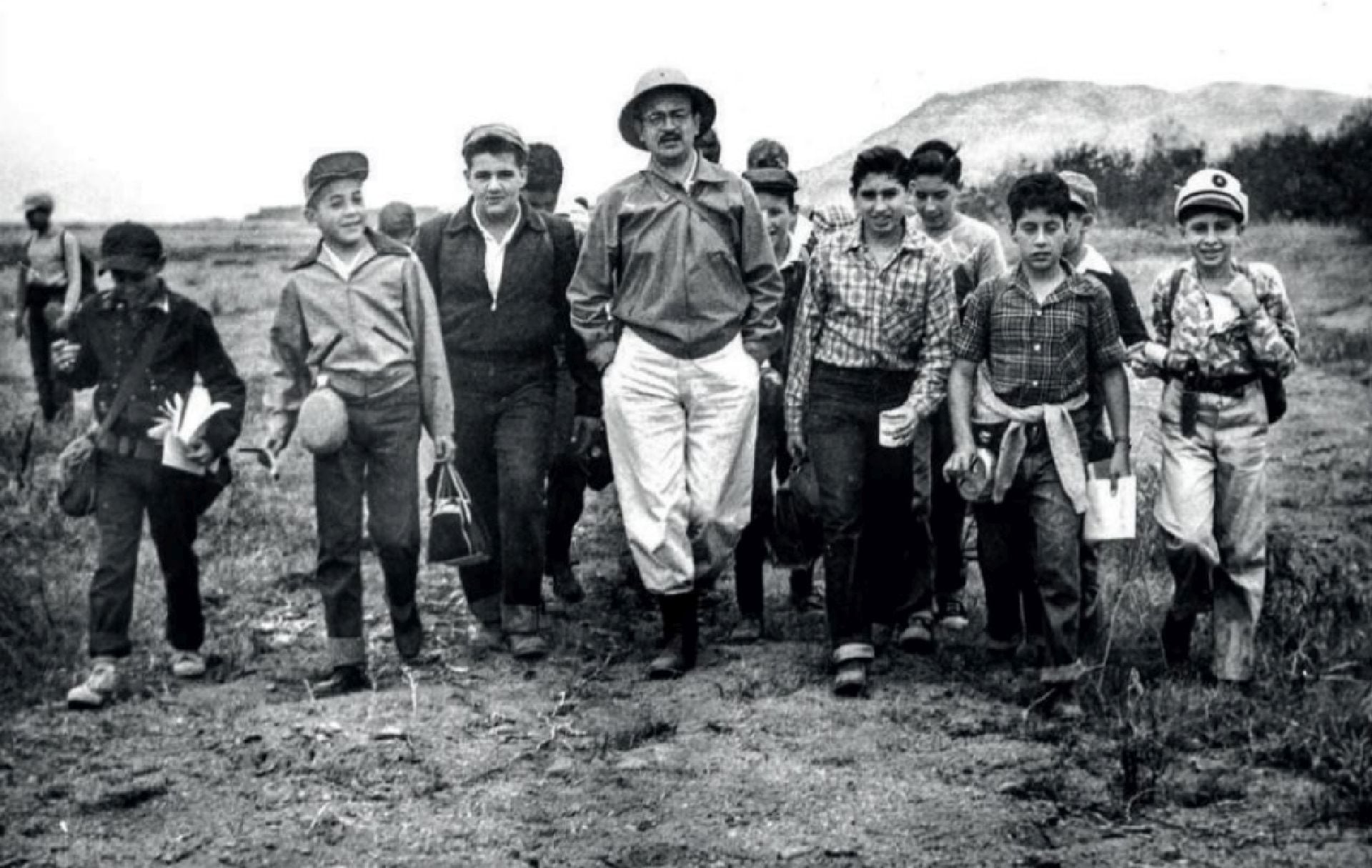 Pedro Coronado Arrascue murió el 14 de octubre de 1963 dejando una huella imborrable en la educación y la biología peruanas, donde su vocación docente floreció como semilla de conocimiento. (Unesco)