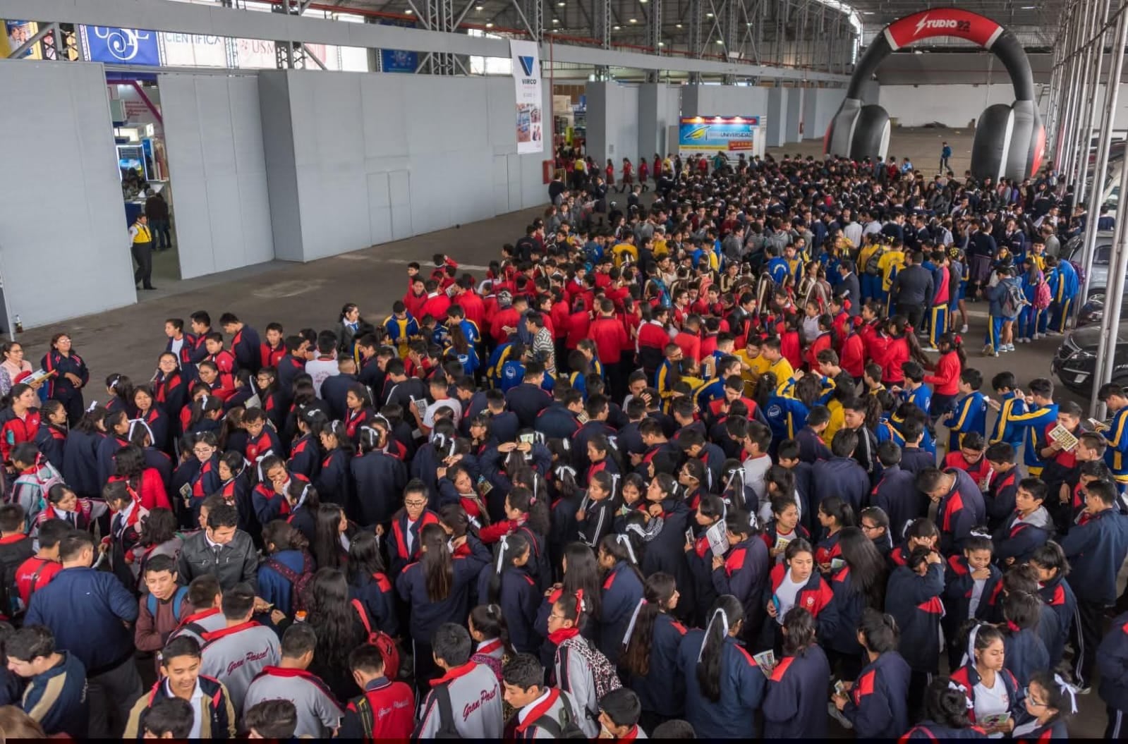 Más de 1,4 millones de jóvenes peruanos de 15 a 29 años no estudian ni trabajan en 2024, según el INEI.
