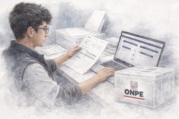 Ilustración de un trabajador sentado en un escritorio, revisando documentos y usando una laptop. Junto a él, una urna de votación transparente con el logo ONPE.