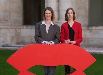 23/10/2026 Mackezie Davis y Lili Horvát en la Foto del Día de la primera jornada de la 71 Semini.
POLITICA
SEMINCI