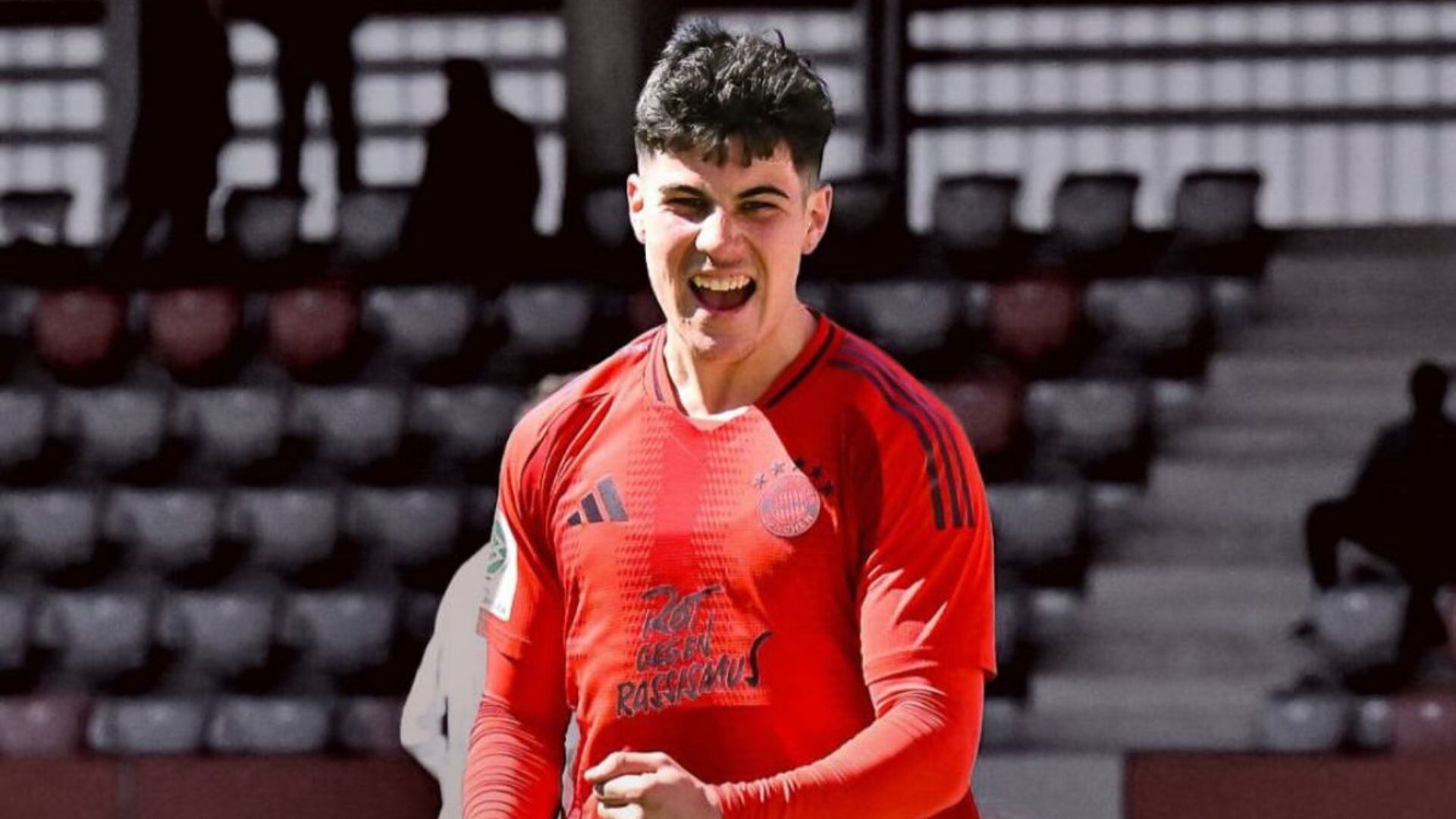 Felipe Chávez hizo su debut profesional con Bayern Múnich a los 18 años.