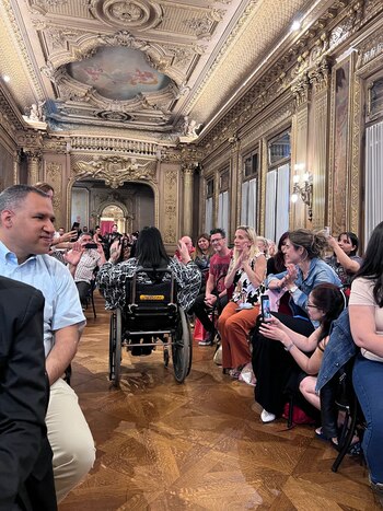 Desfile de sordos y autistas