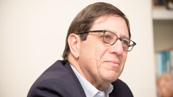 "Bajar la inflación en general es costoso y lleva tiempo. Pero mucho depende de la estrategia de estabilización y del consenso social que exista respecto de la necesidad de hacerlo. Cuando la inflación se percibe como un problema serio, como por ejemplo en las hiperinflaciones, se frenan muy rápido y casi sin costos"