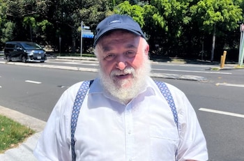 Reuven Morrison se mudó a