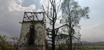 Las ruinas de la Hacienda Chucua Puyana cuentan historias no solo de su pasado equino, sino también de leyendas del narcotráfico - crédito Kevin Bolaños/Youtube