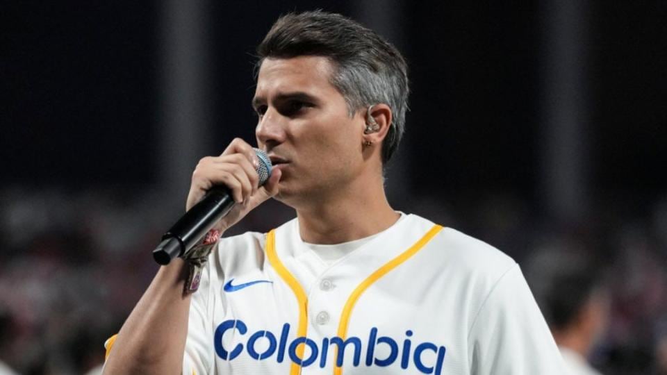 El cantante Pipe Bueno pide priorizar el bienestar de los hijos ante la revelación de una joven lesbiana - crédito @mlb/Instagram