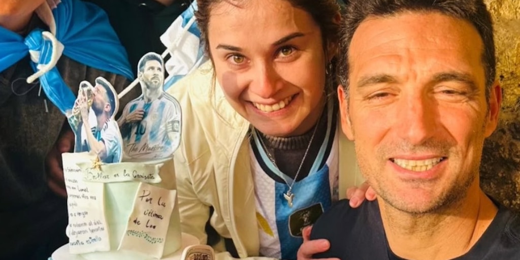 Los regalos más curiosos que recibió Scaloni en Pujato tras la final del Mundial: el tributo que lo asombró