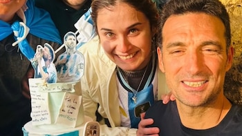 Los regalos más curiosos que recibió Scaloni en Pujato tras la final del Mundial: el tributo que lo asombró